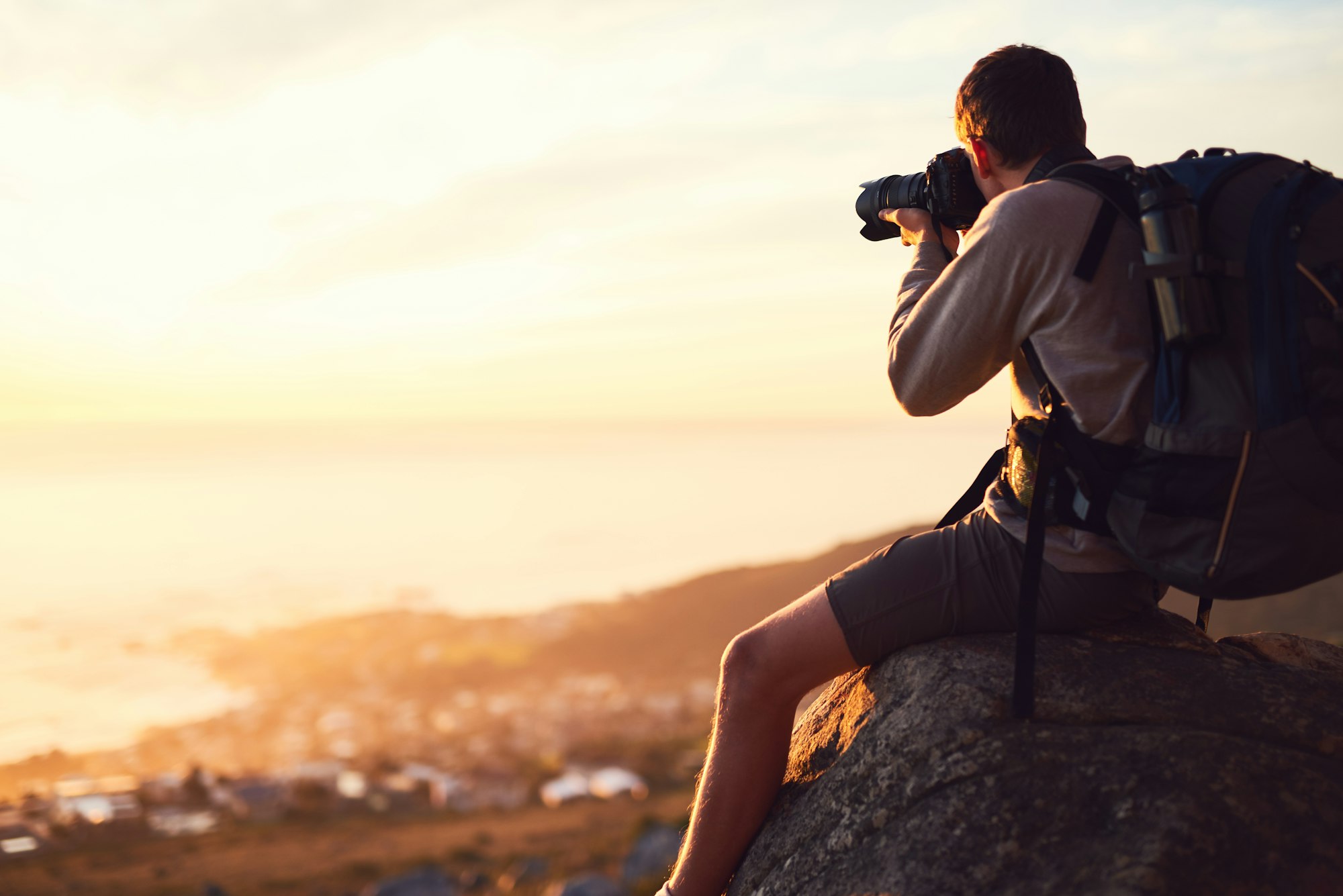 10 Essential Tips for Beginner Street Photographers: Mastering the Urban Canvas