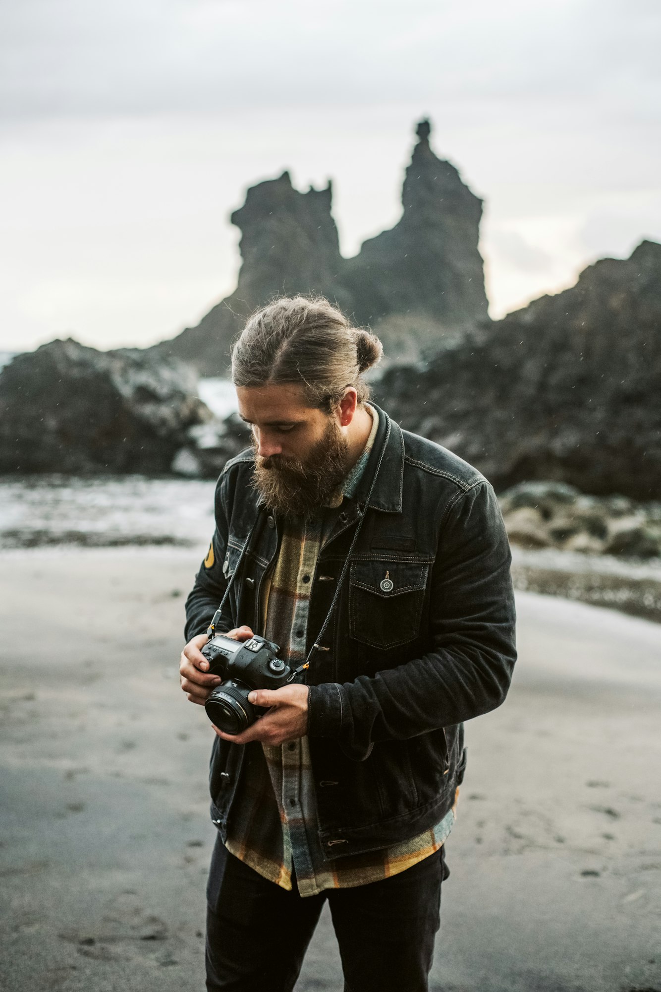 How to Shoot From the Hip: Mastering the Art of Candid Street Photography
